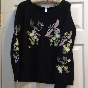 Black sweatshirt with Japanese embroidery